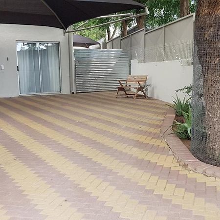 Feather Self Catering Accommodation Windhoek Exterior foto