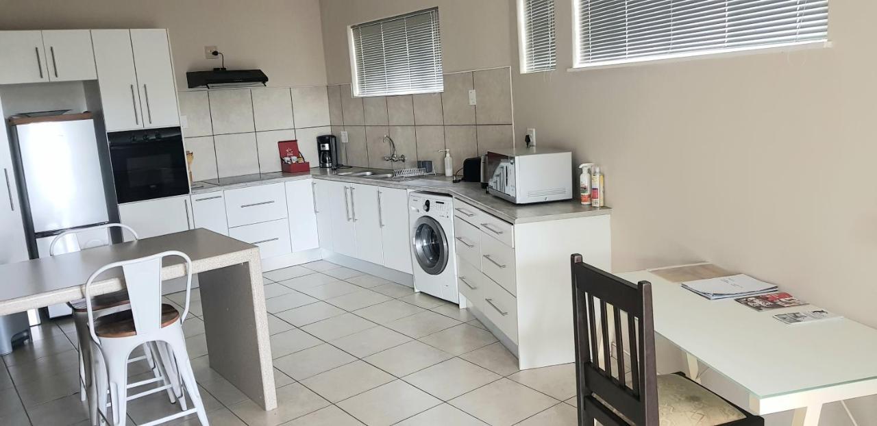 Feather Self Catering Accommodation Windhoek Exterior foto